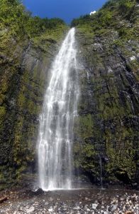 Nádherný vodopád Waimoku Falls